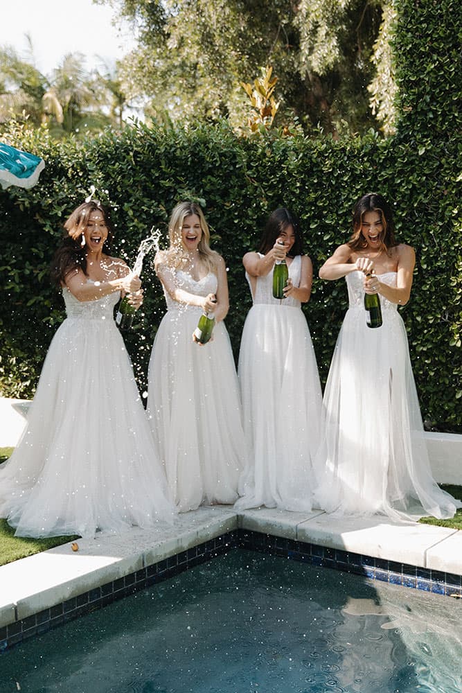 Photo shoot brides at pool